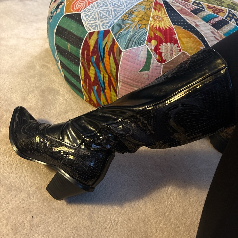 Elegant Black Heeled Boots for Women
